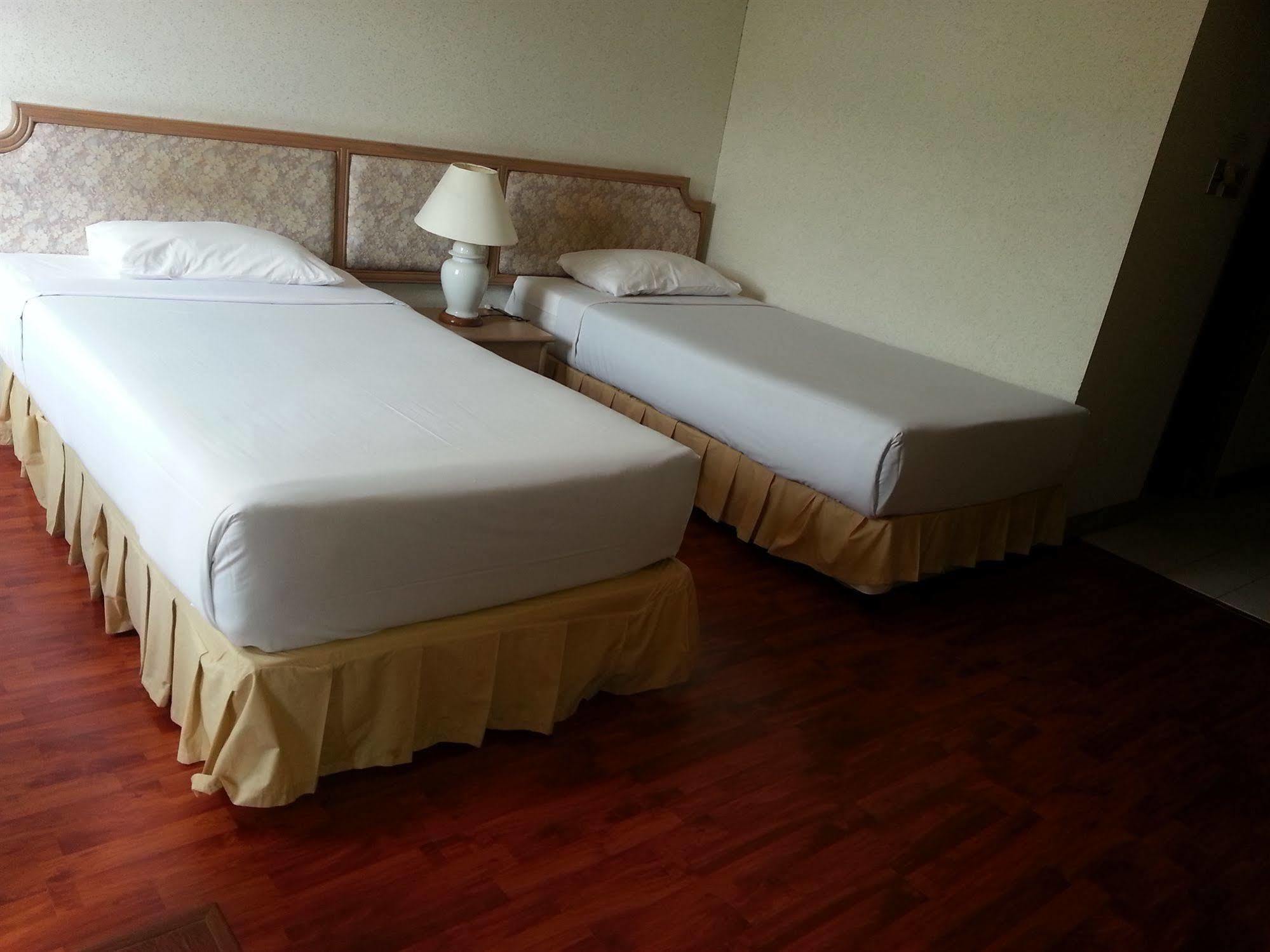 Takiab Beach Resort Hua Hin Exterior photo
